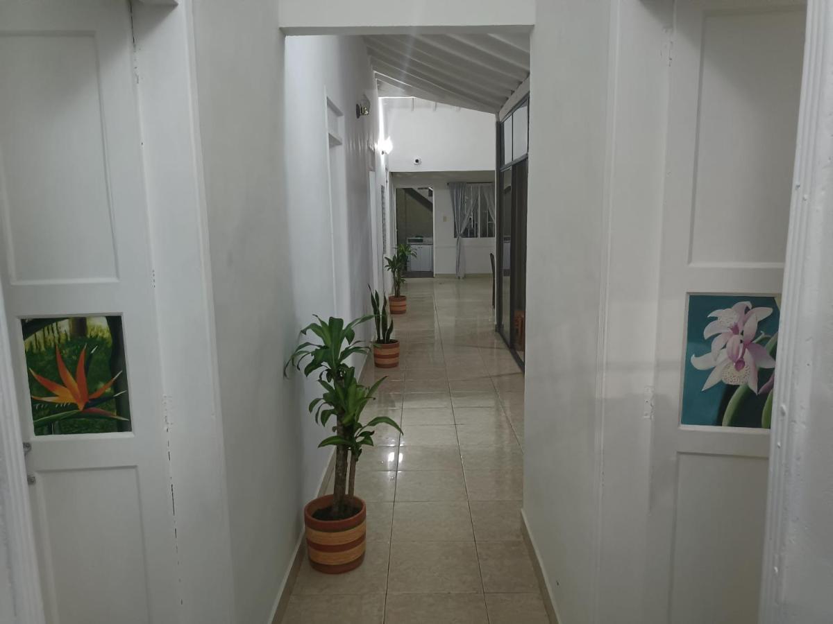 Hospedajes El Jardin Envigado Esterno foto